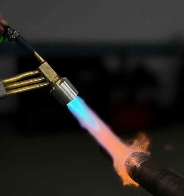 Пламя и полиэтилен: газопламенное напыление термопластичных покрытий и его роль в защите конструкций generated image octo